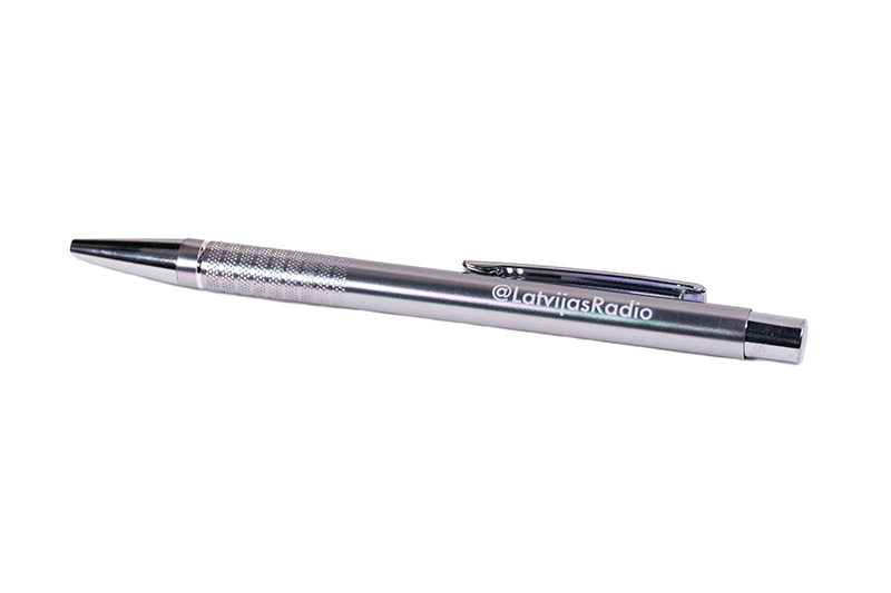 Pildspalva ar LR uzdruku (sudraba)